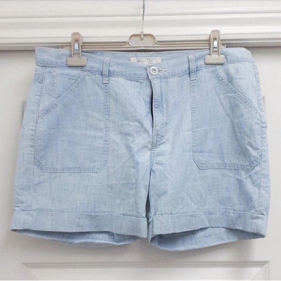 Levi's lightwash Linen Shorts - Picture 2 of 2